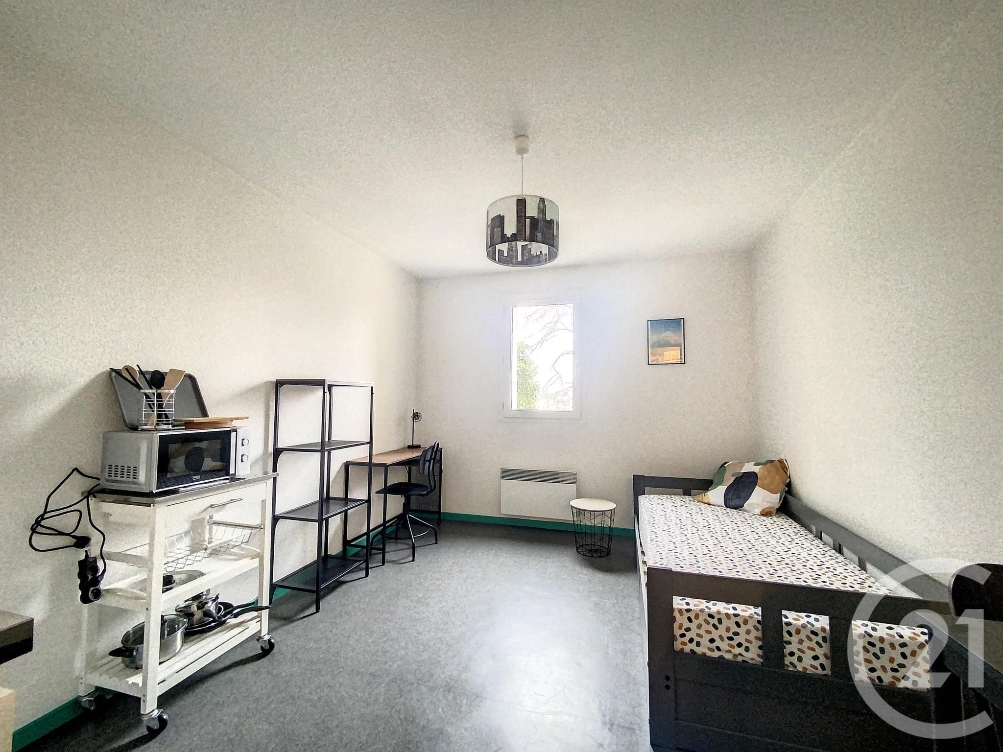 Appartement 1 pièce - 20m² - CLERMONT FERRAND
