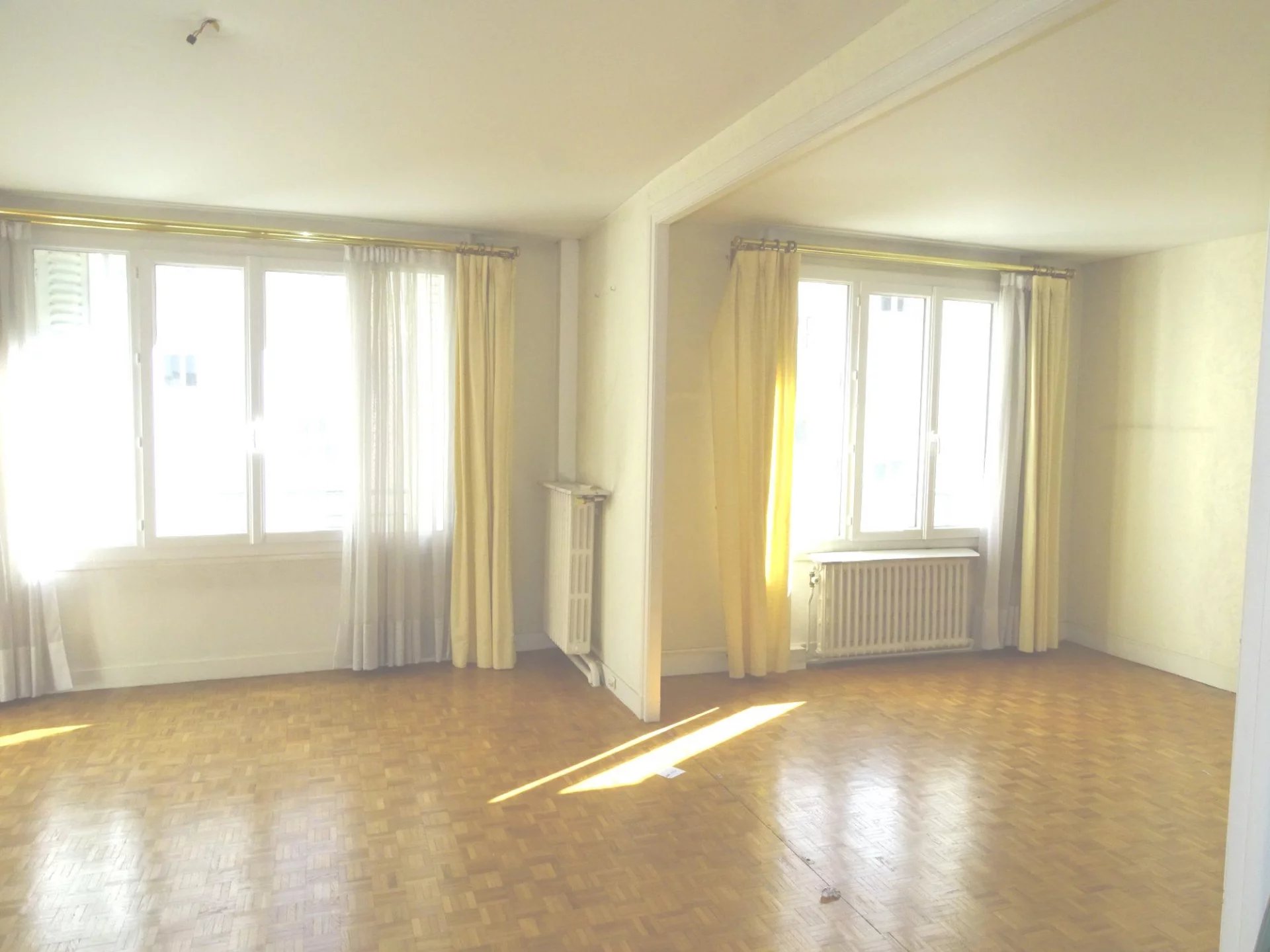 Appartement 2 pièces - 67m² - PARIS - 16ème