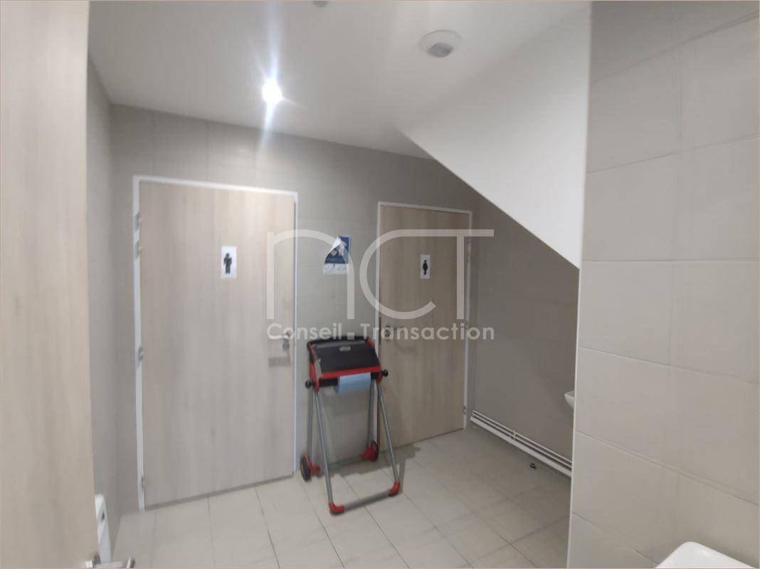 Local Professionnel  - 594m² - MITRY MORY