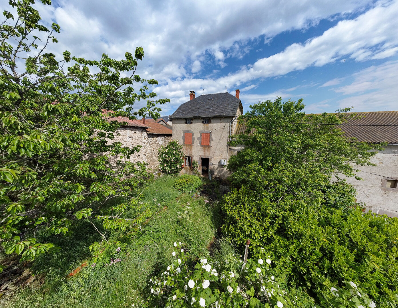 Maison 5 pièces - 79m² - ST FLOUR