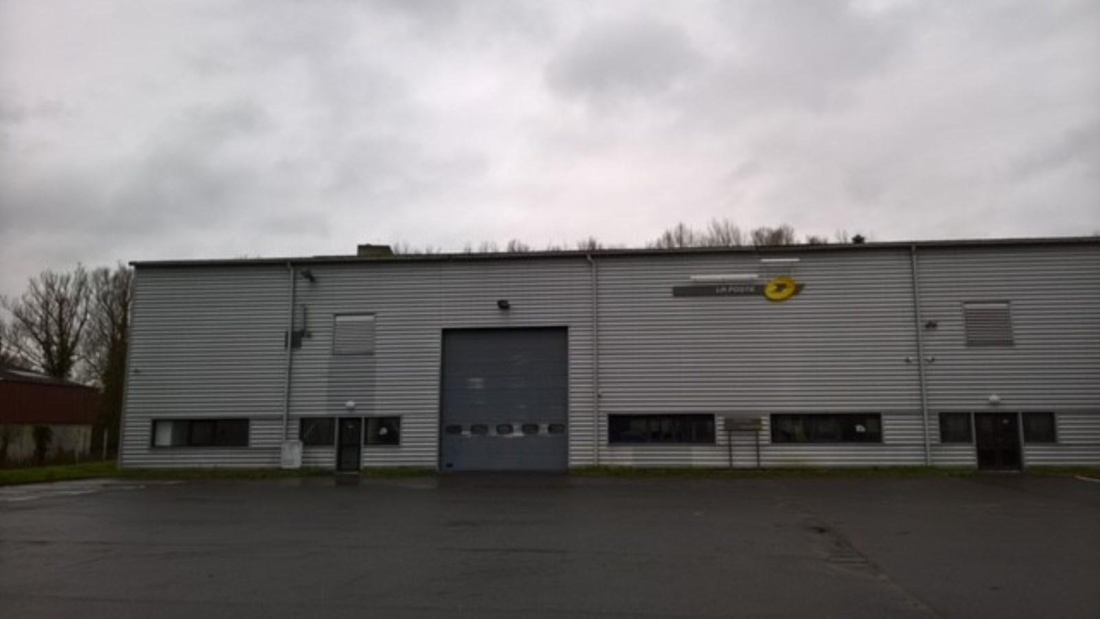 Local industriel  - 5 615m²