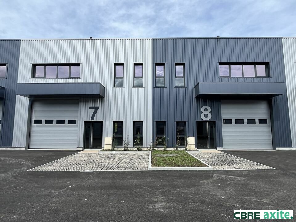 Local industriel  - 327m² - BOURGOIN JALLIEU