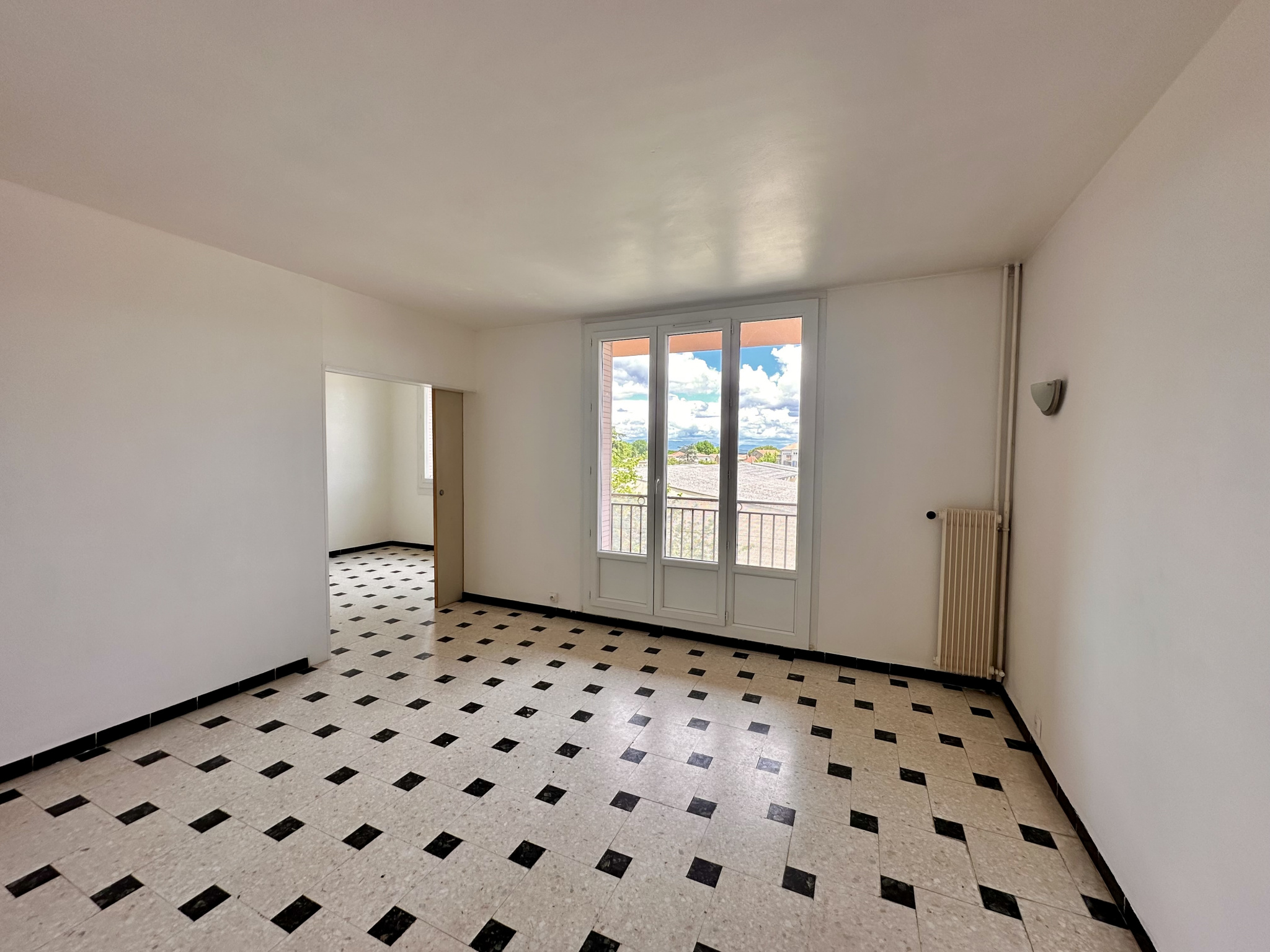 Appartement 4 pièces - 80m² - PONT ST ESPRIT