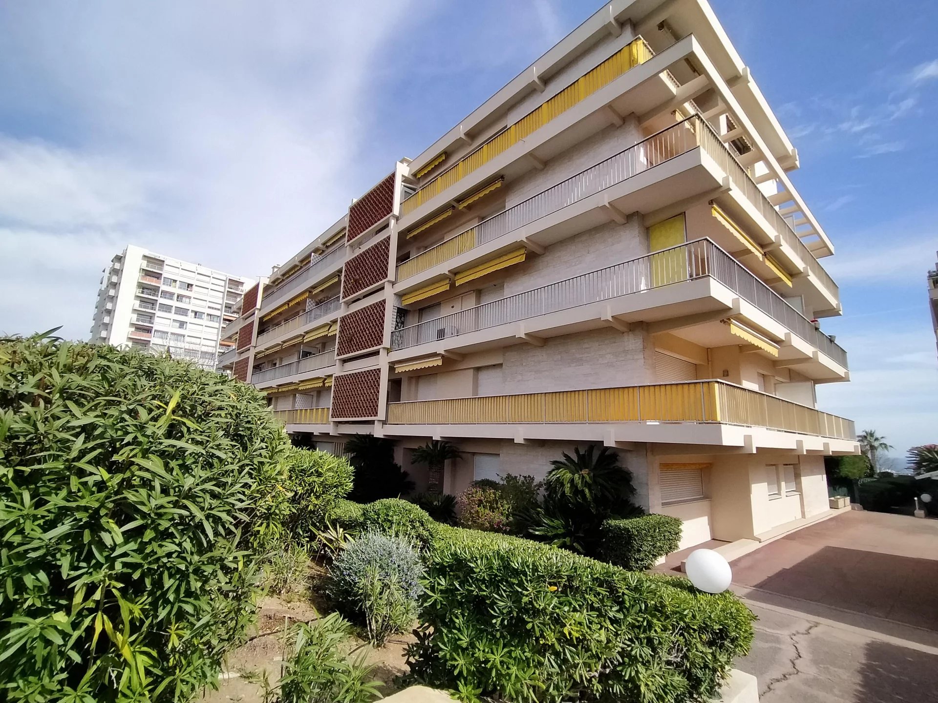 Appartement 2 pièces - 62m² - ANTIBES