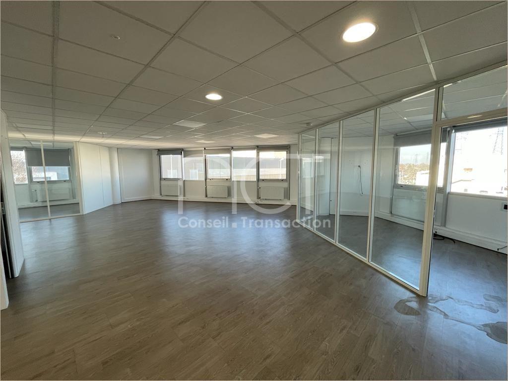 Local industriel  - 688m² - NANTERRE