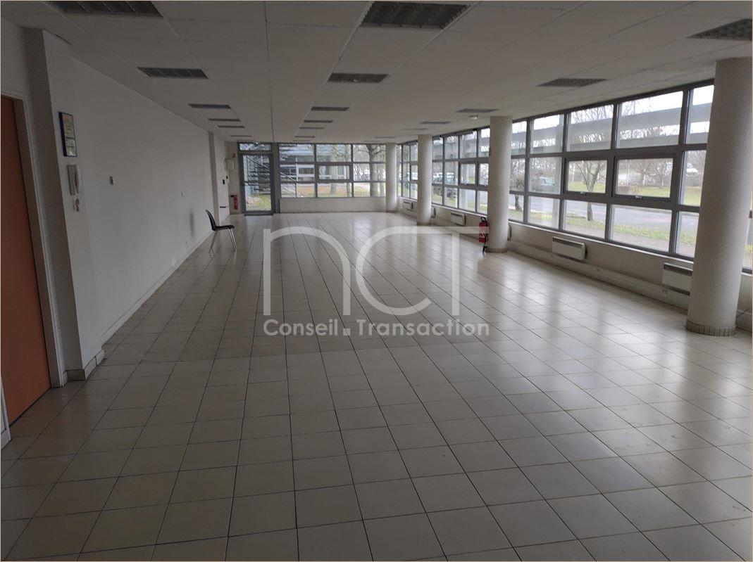 Local industriel  - 3 403m² - COMBS LA VILLE