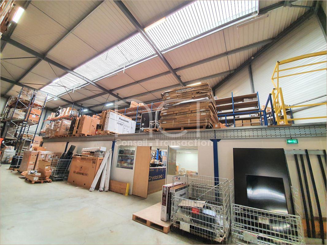 Local industriel  - 2 802m² - BUSSY ST GEORGES