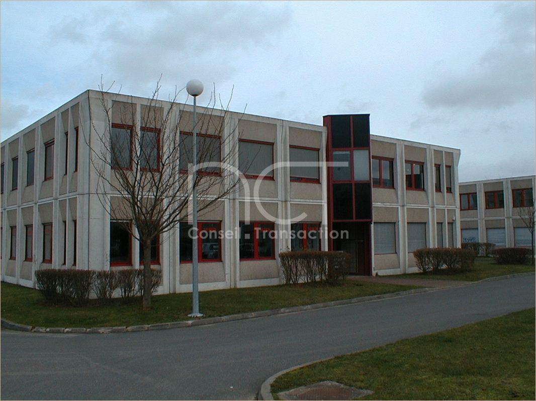 Local Professionnel  - 2 100m² - CERGY