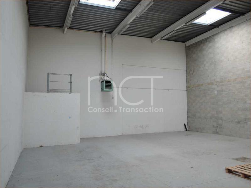 Local industriel  - 216m² - CHAMPS SUR MARNE