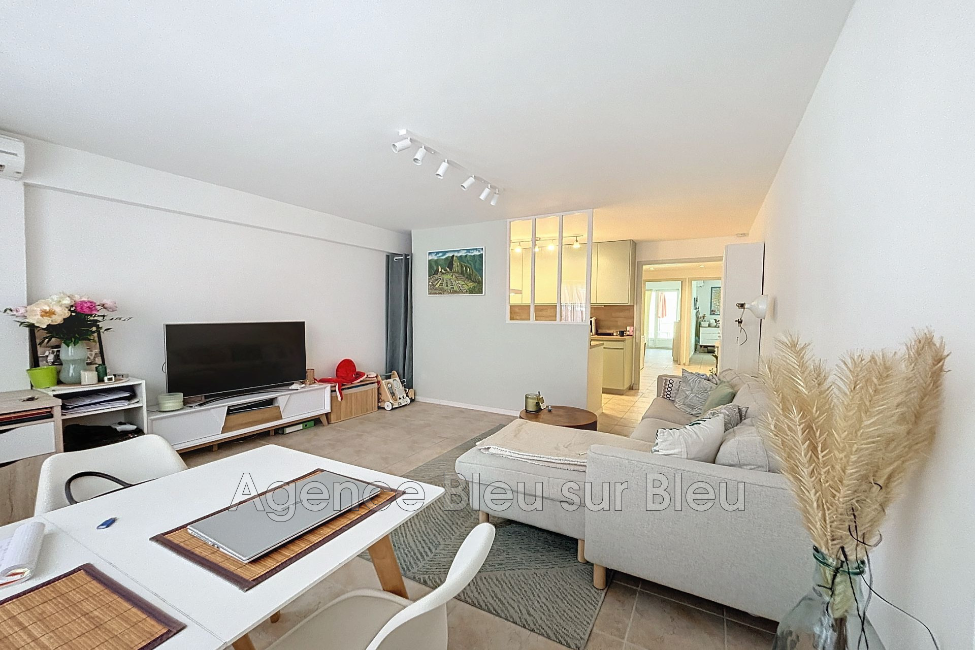 Appartement 3 pièces - 65m² - ANTIBES