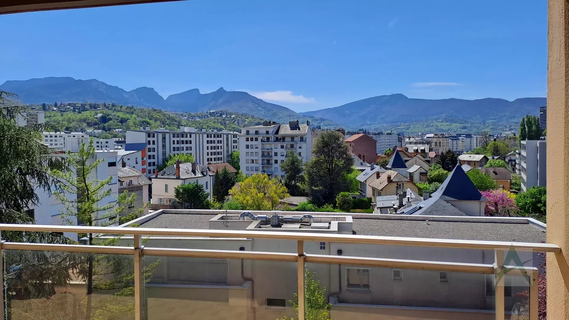 Appartement 4 pièces - 83m² - CHAMBERY