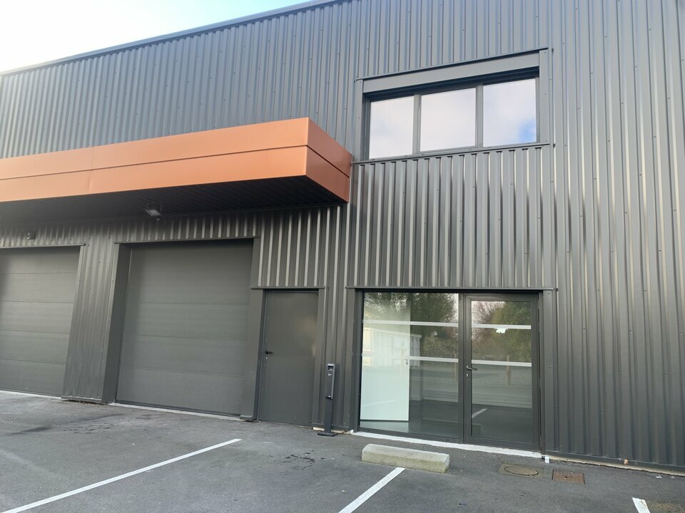 Local industriel  - 602m² - GLEIZE