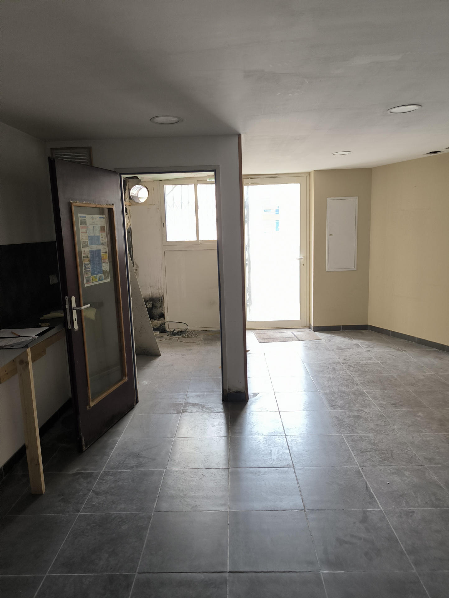 Local commercial  - 46m² - LUNEL