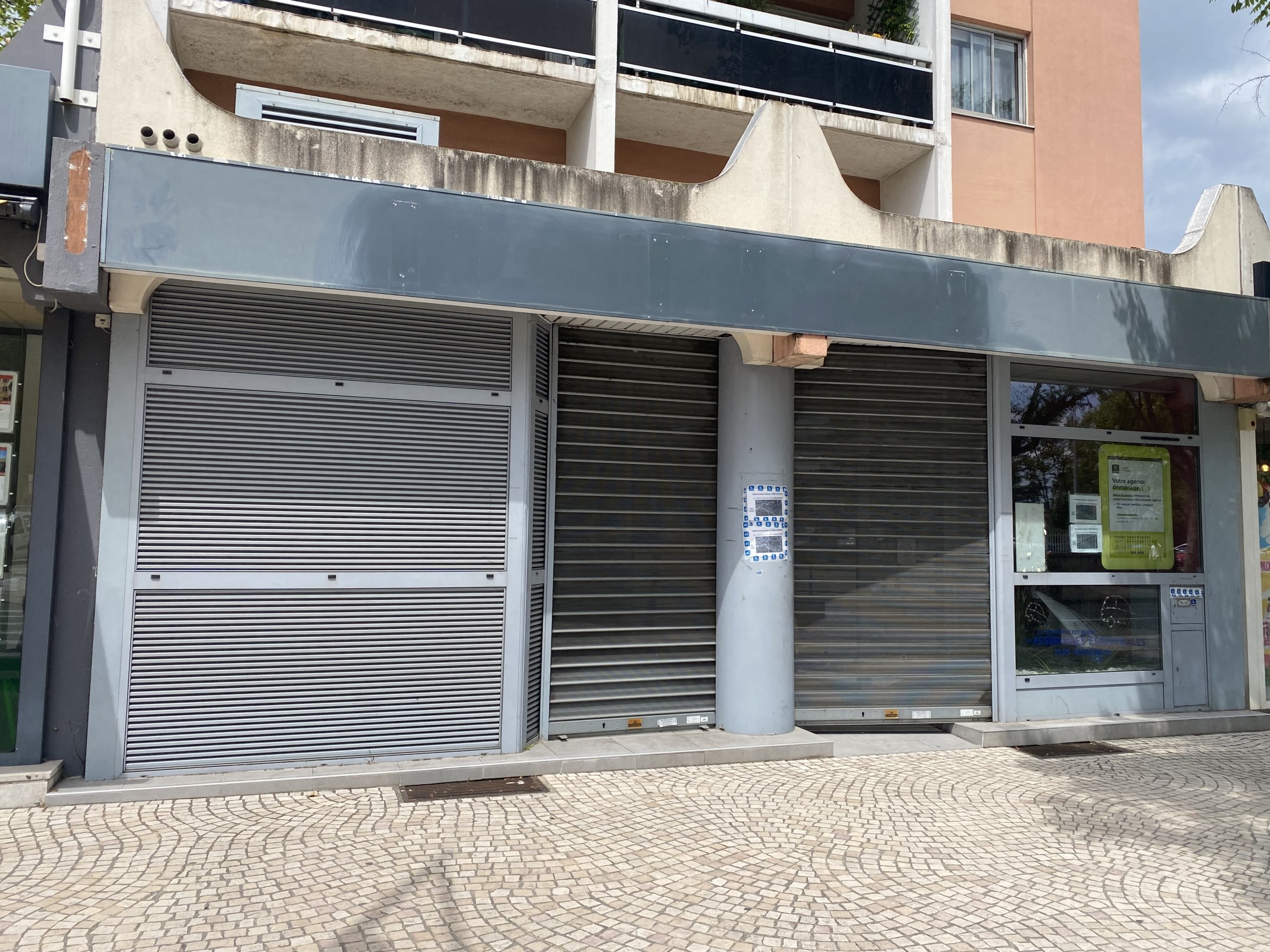 Local commercial  - 340m² - BRON