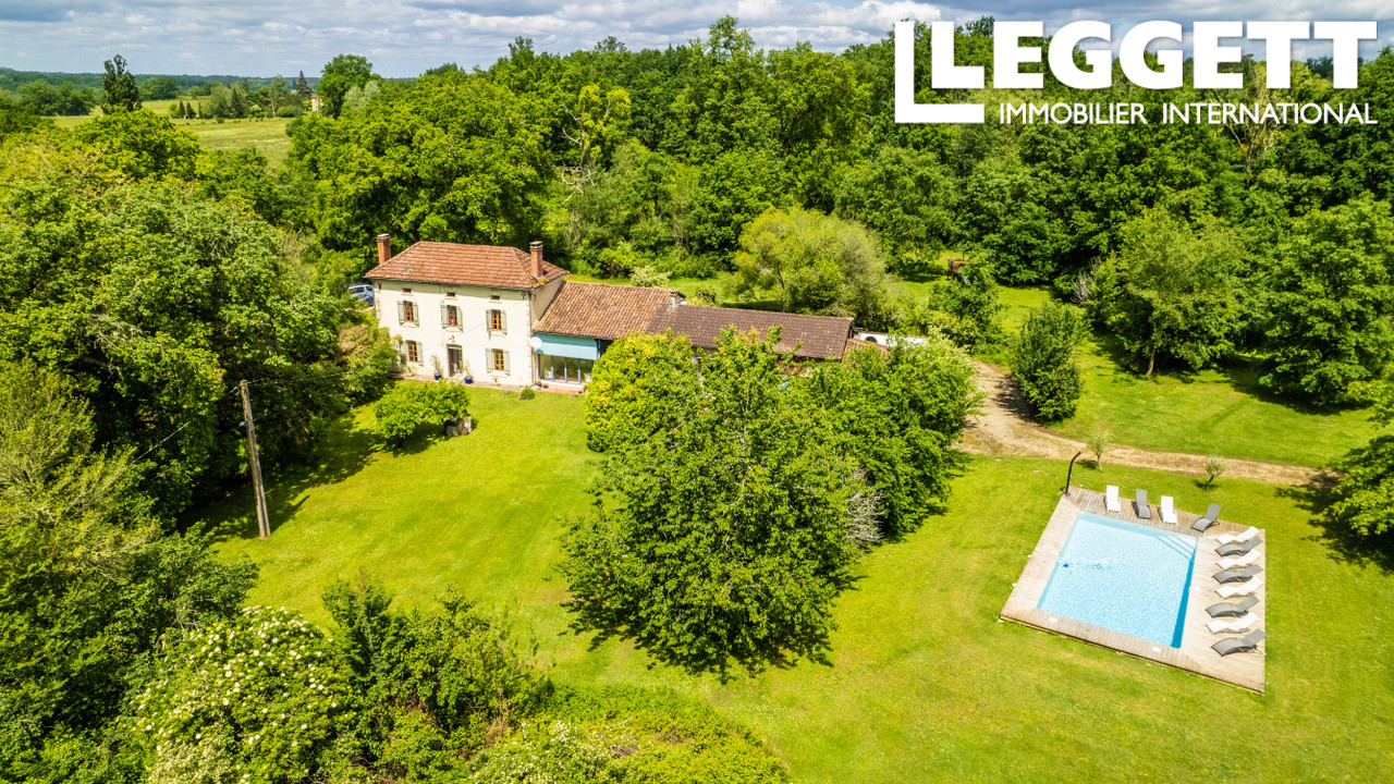 Maison 22 pièces - 415m² - ST PE ST SIMON