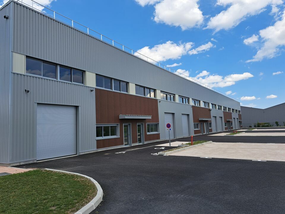 Local industriel  - 2 169m² - COURNON D AUVERGNE