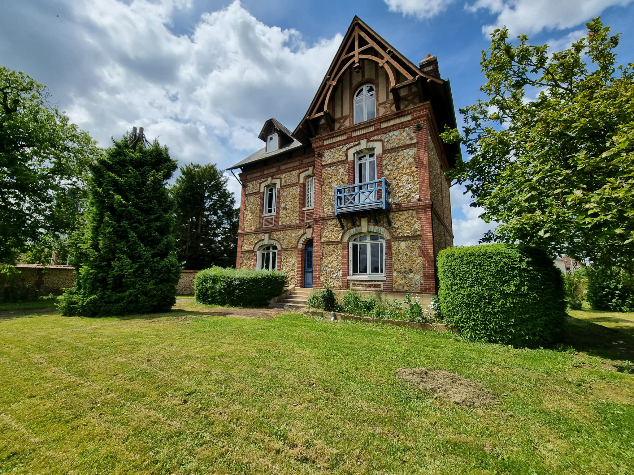 Maison 5 pièces - 125m² - BEAUMONT LE ROGER