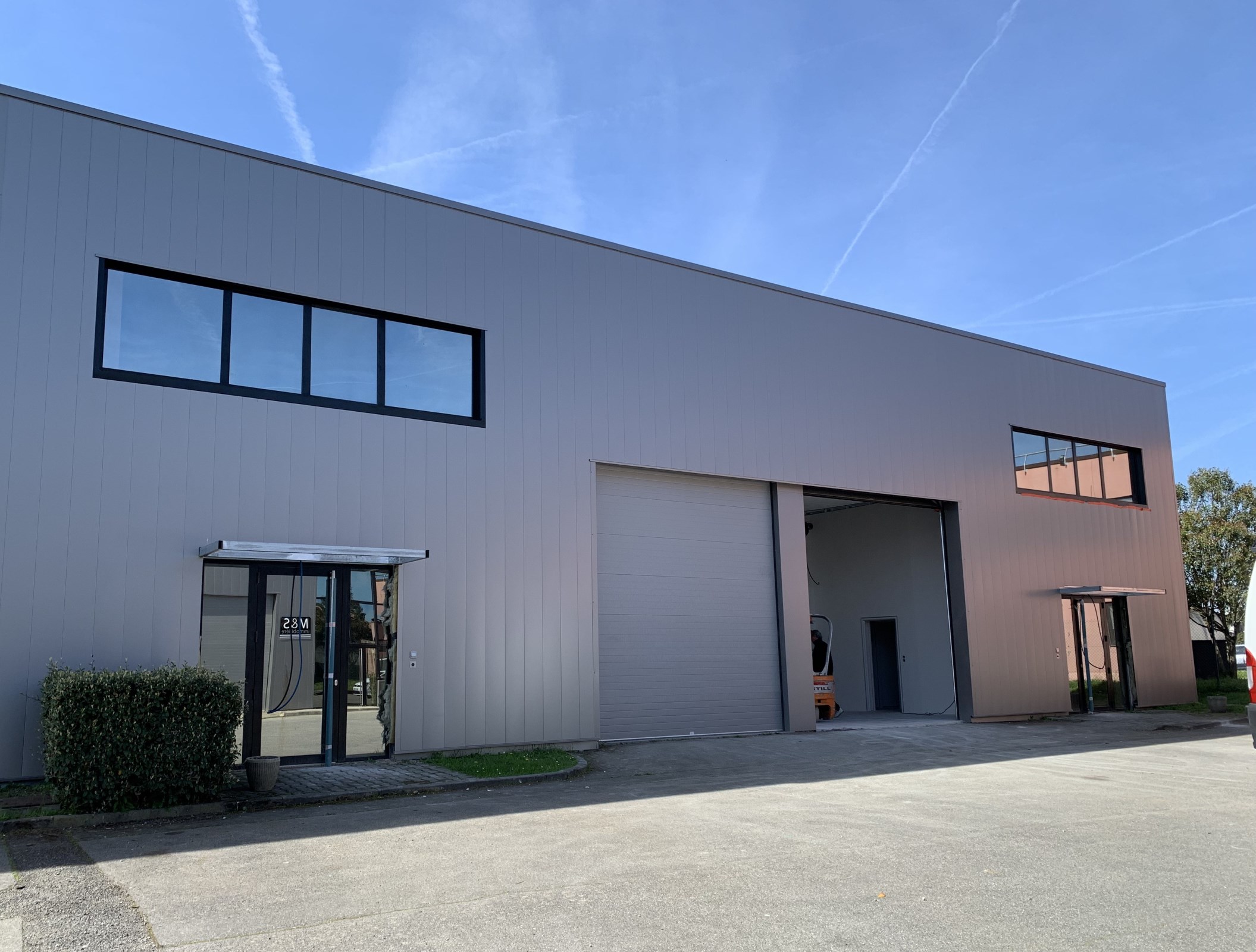 Local industriel  - 900m²