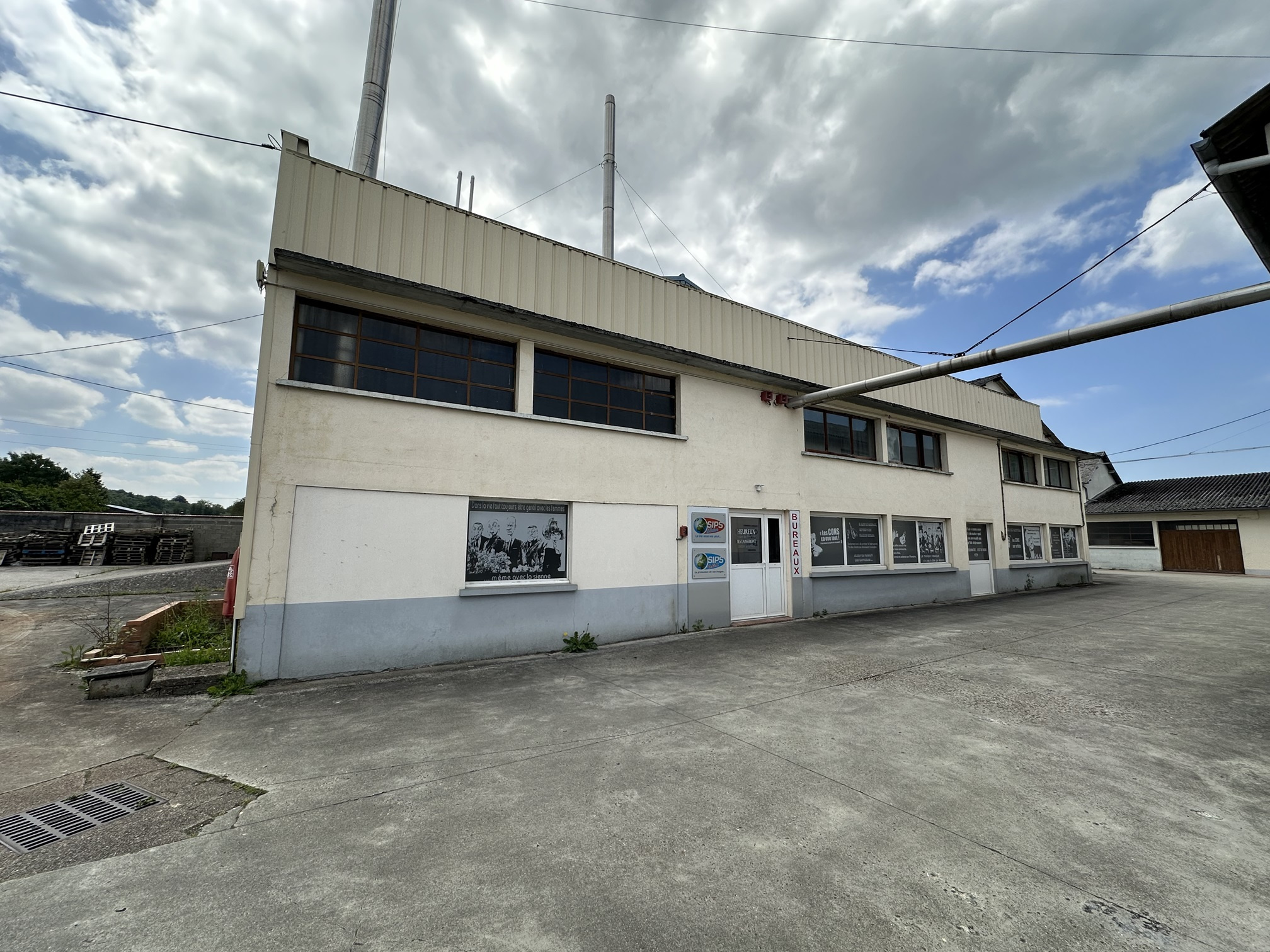 Local industriel  - 812m² - PONT AUDEMER
