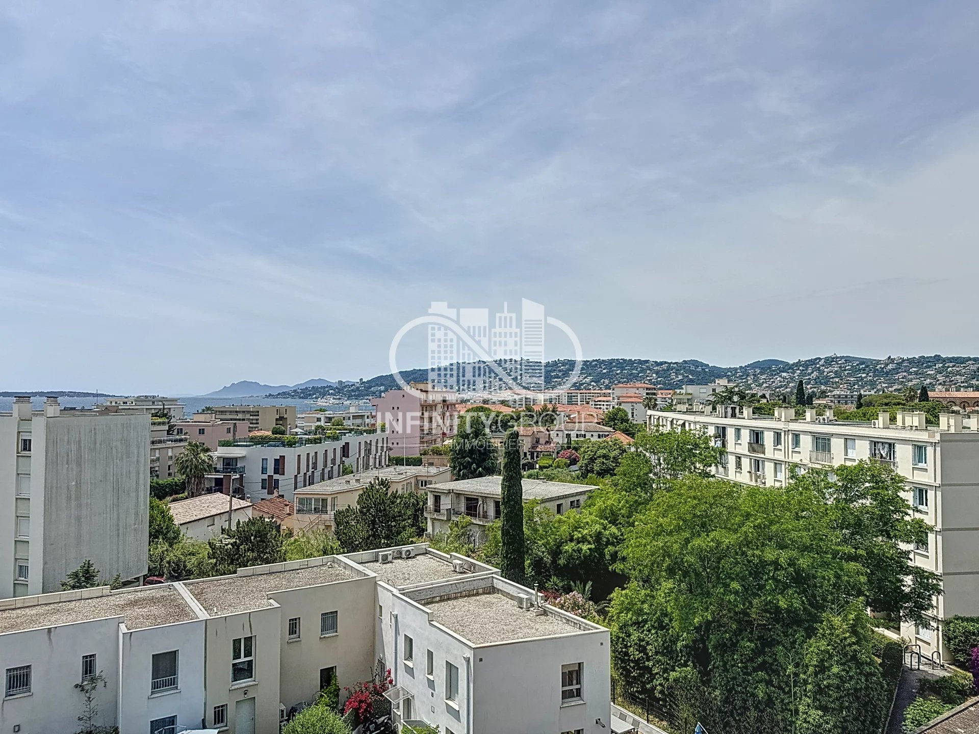 Appartement 3 pièces - 67m² - ANTIBES
