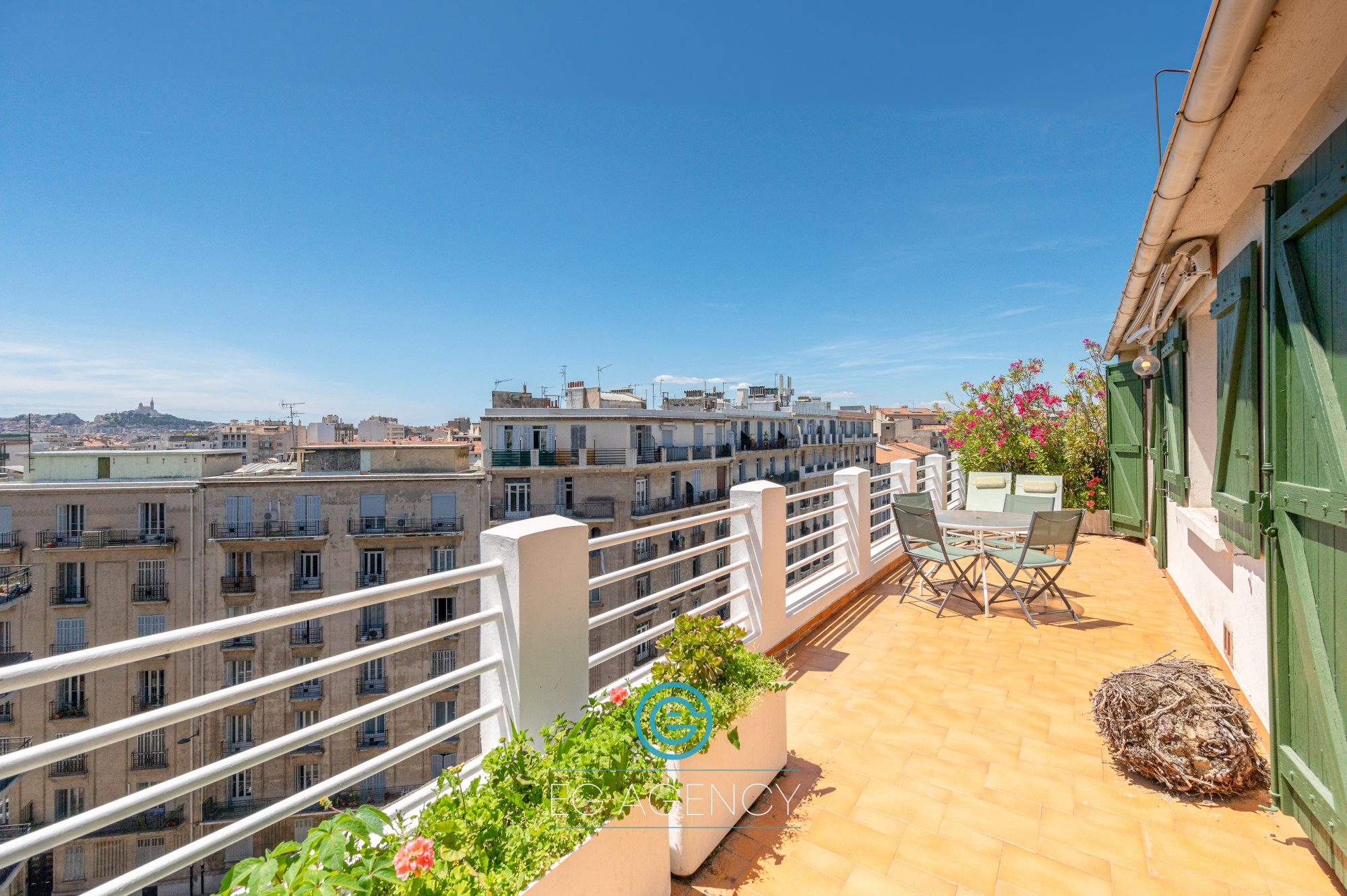 Appartement 3 pièces - 72m² - MARSEILLE  - 4ème