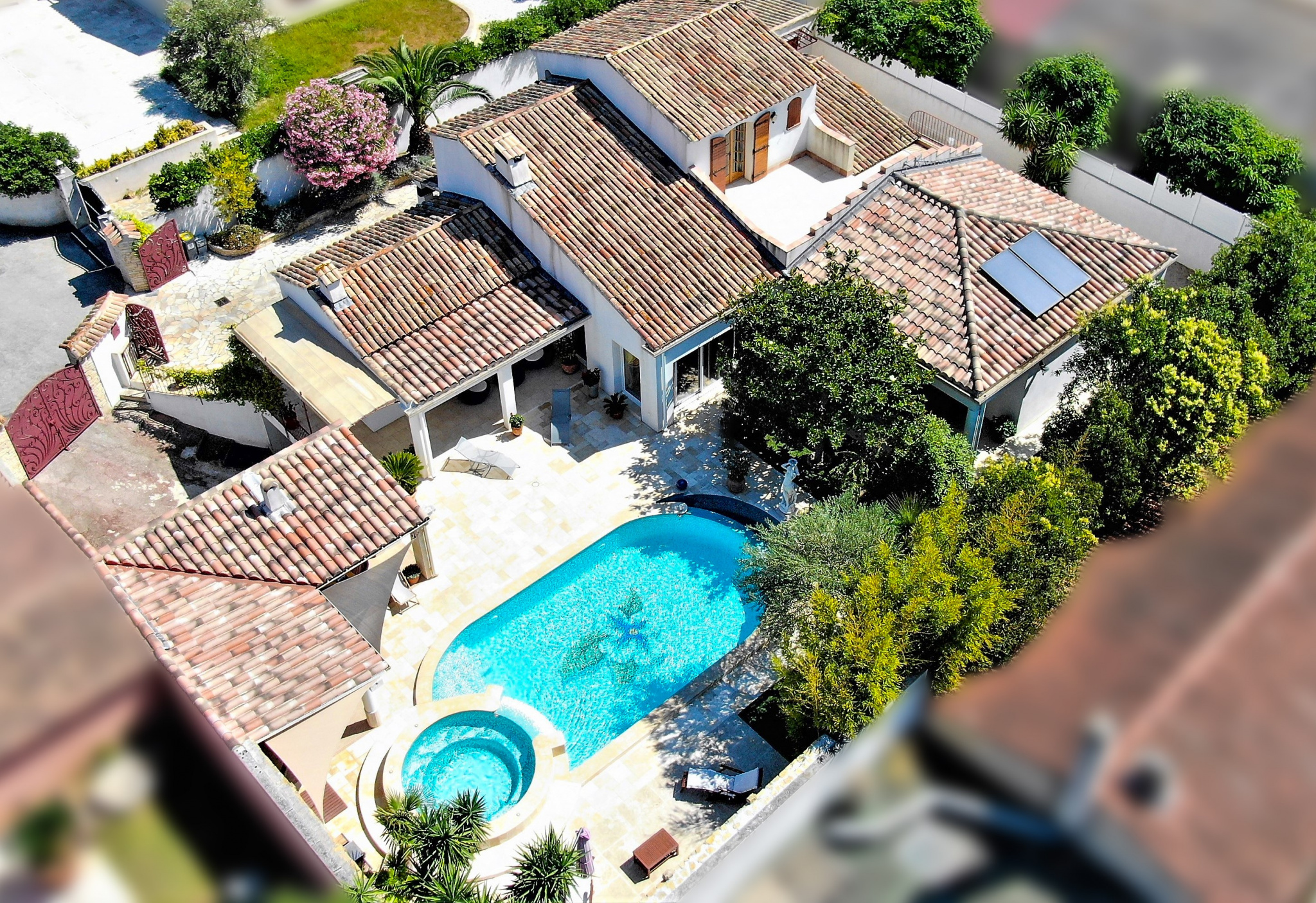 Maison 6 pièces - 227m² - SANARY SUR MER