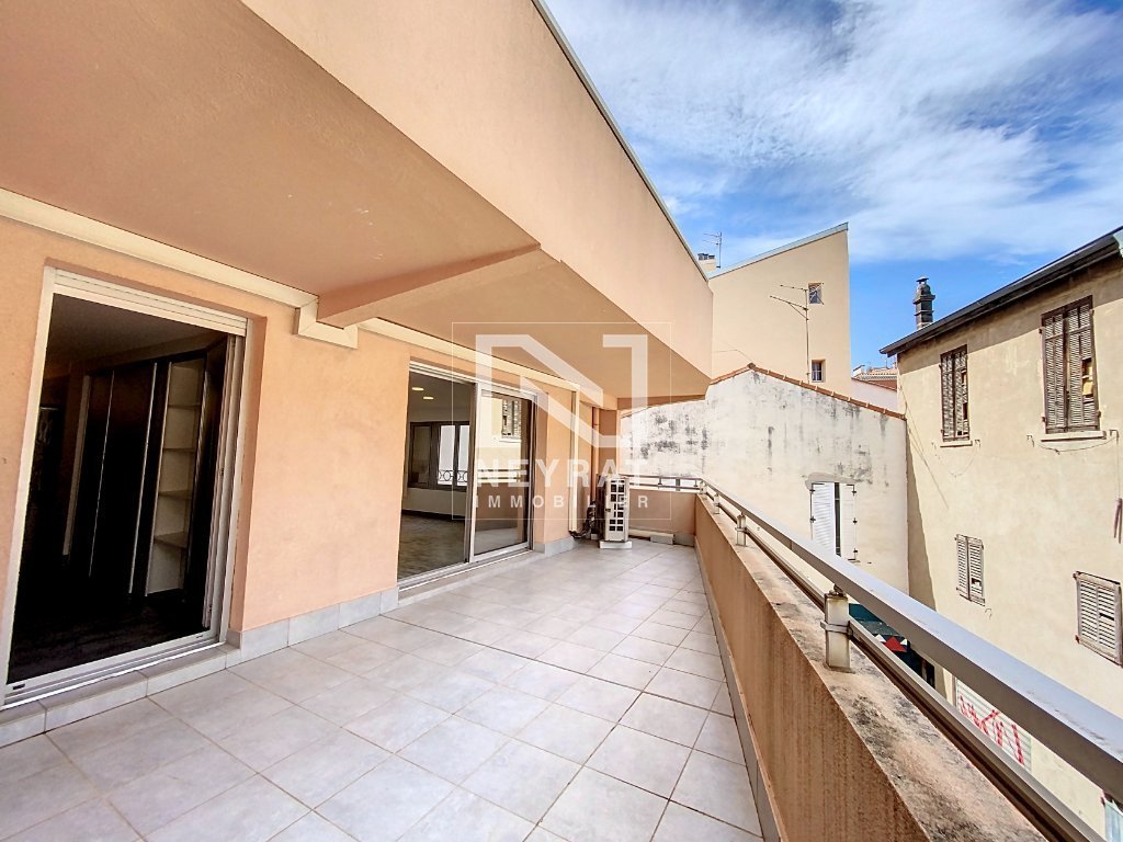 Appartement 4 pièces - 100m² - BOULOURIS