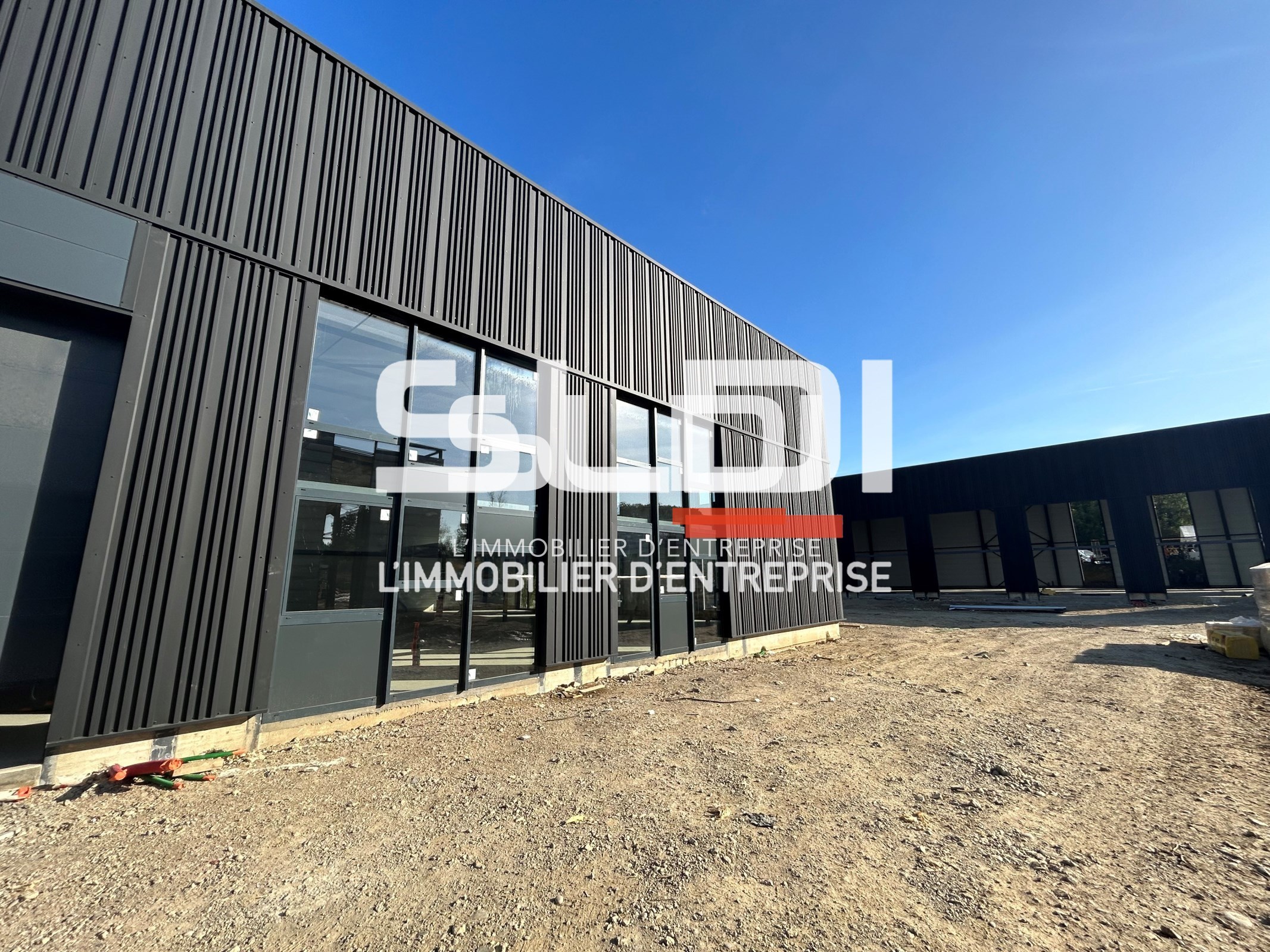 Local industriel  - 2 506m² - TREVOUX