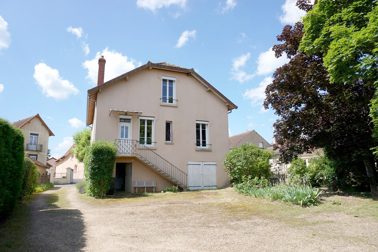 Maison 5 pièces - 137m² - PARAY LE MONIAL