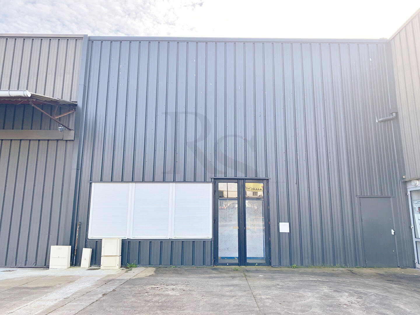 Local industriel  - 480m²