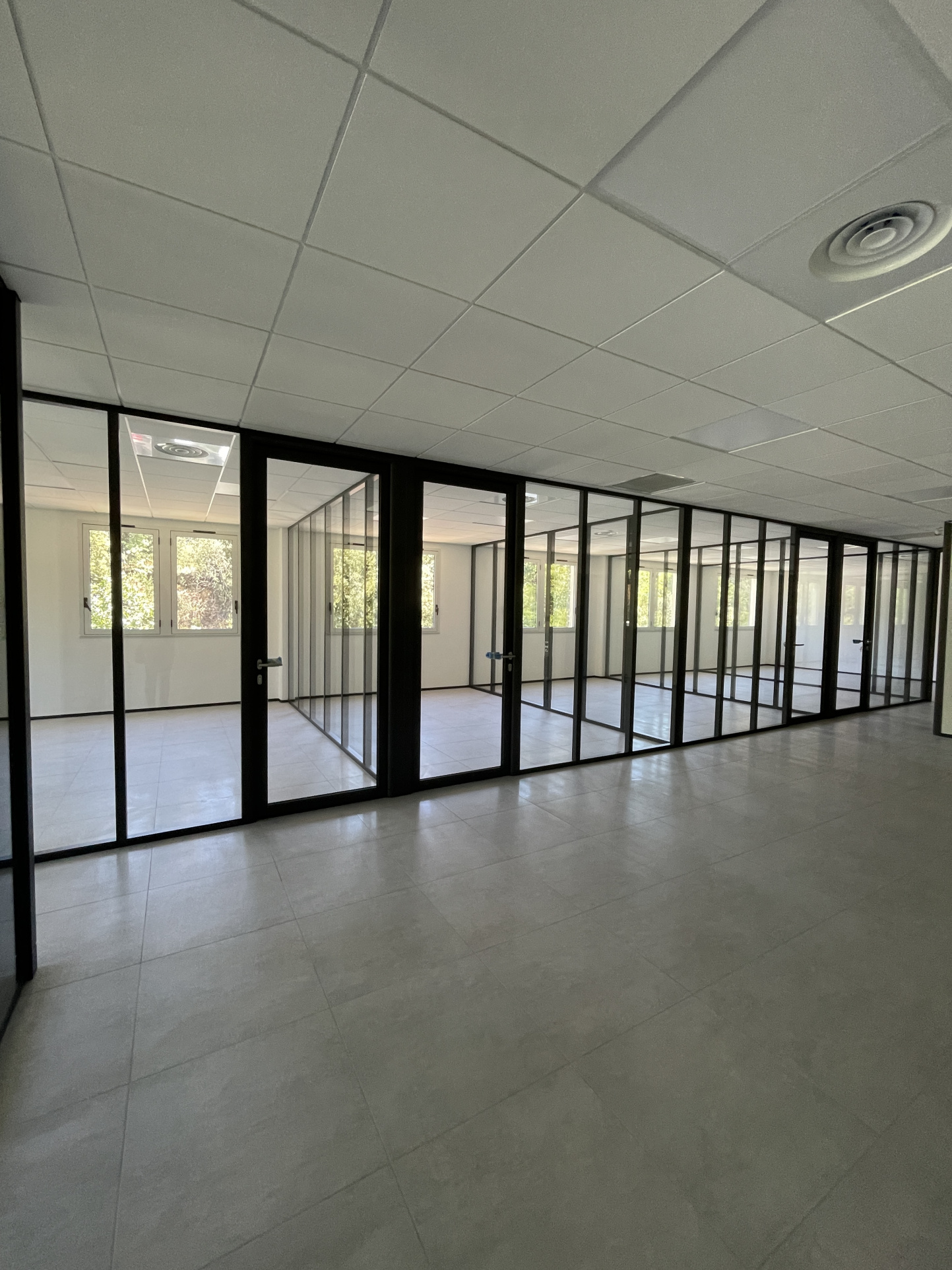 Local Professionnel  - 15m² - MARSEILLE  - 11ème