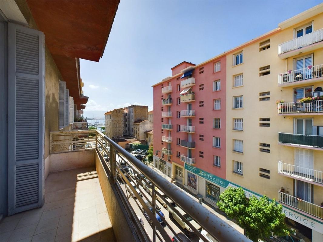 Appartement 3 pièces - 72m² - AJACCIO