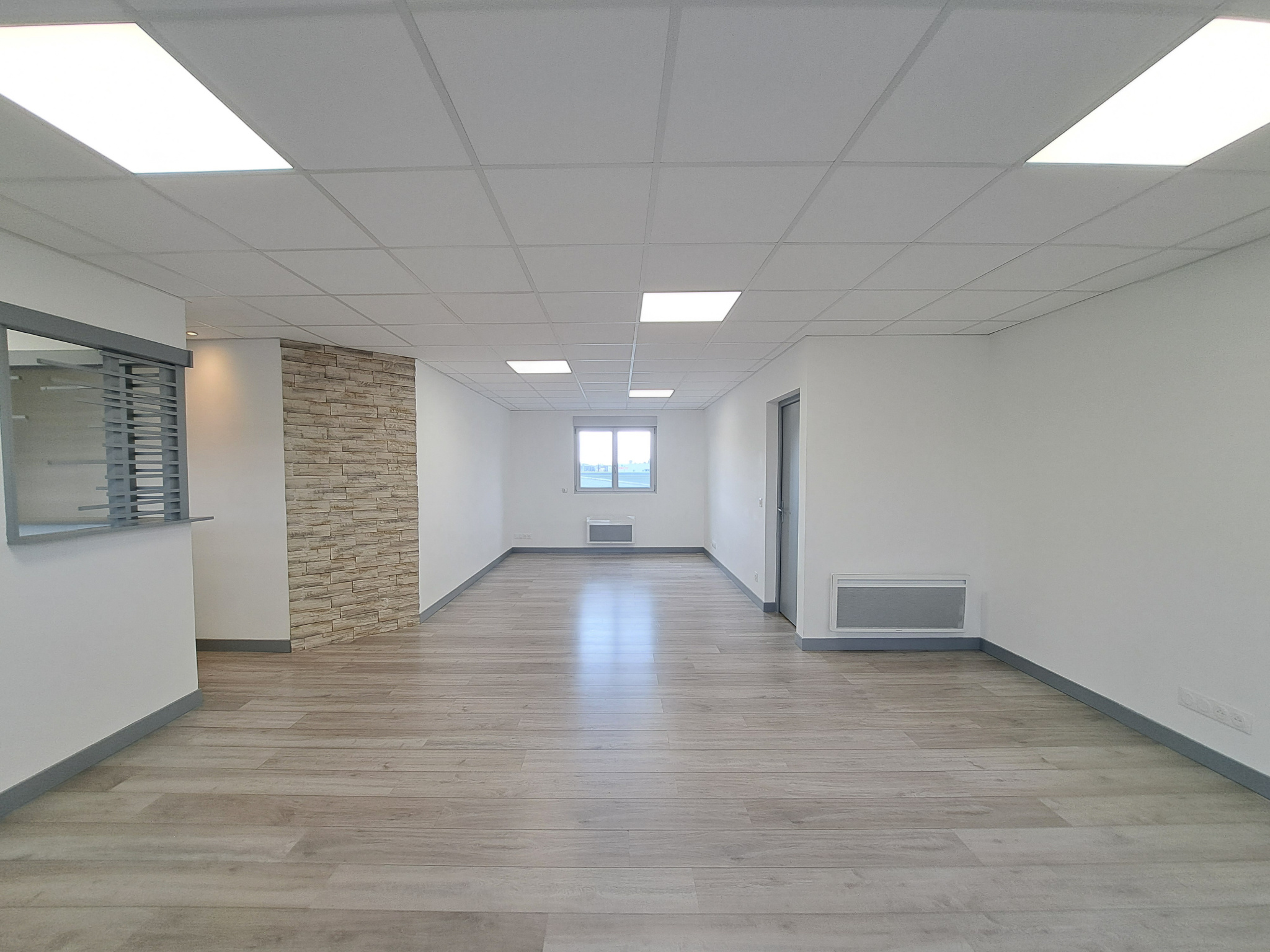 Local Professionnel  - 67m² - TROYES