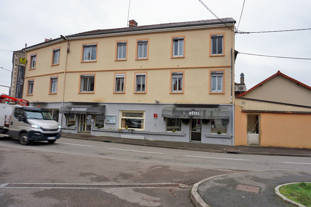 Local commercial  - 820m² - PARAY LE MONIAL