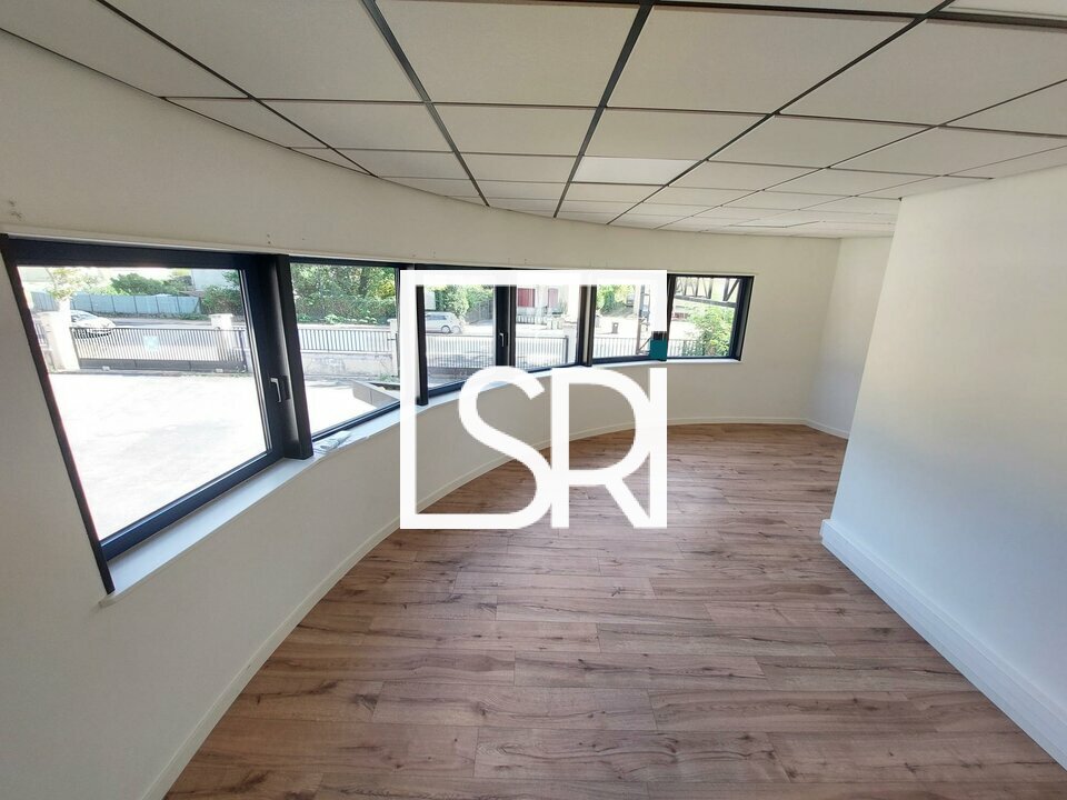 Local Professionnel  - 125m² - THIERS