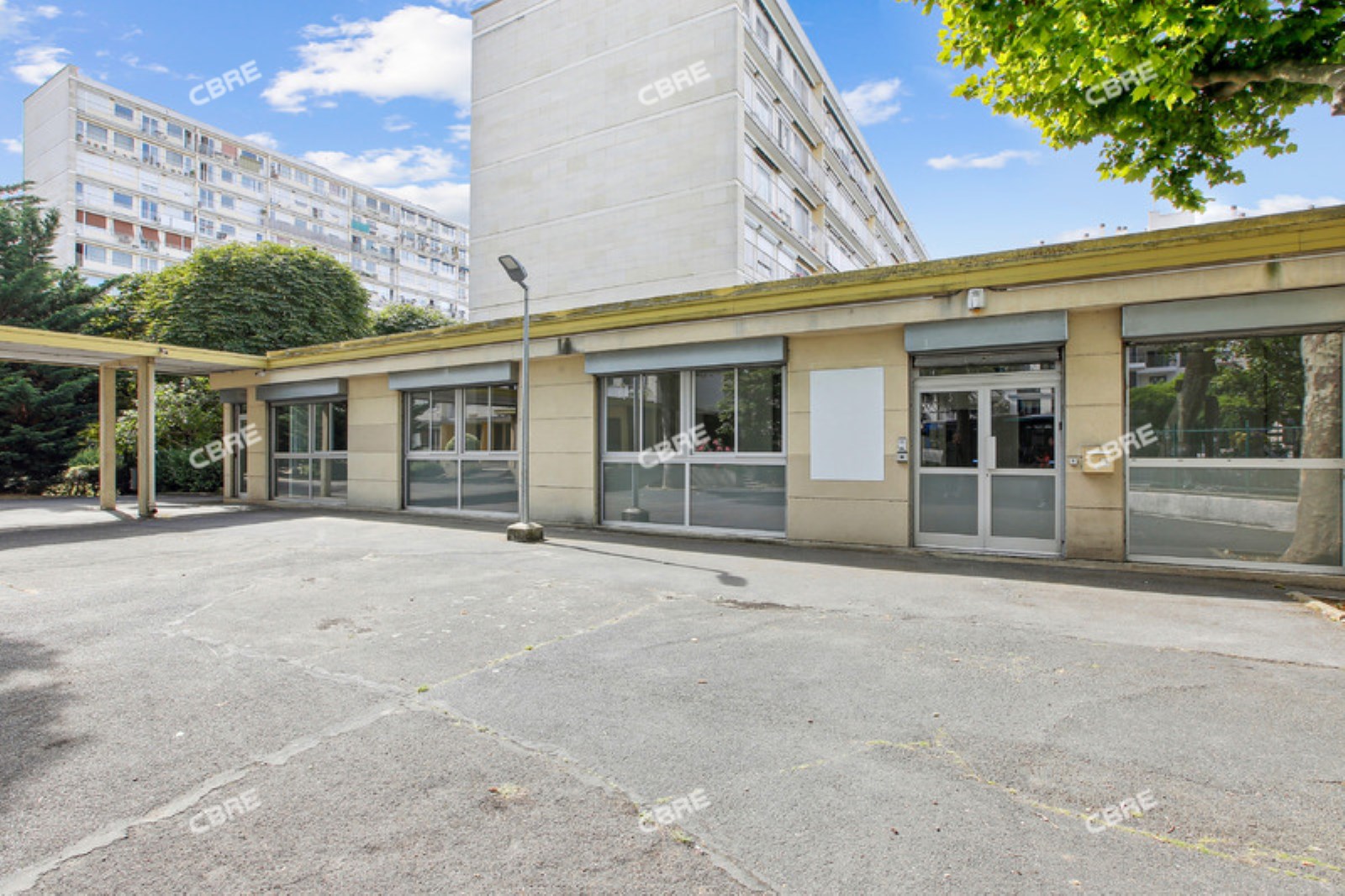 Local Professionnel  - 305m²