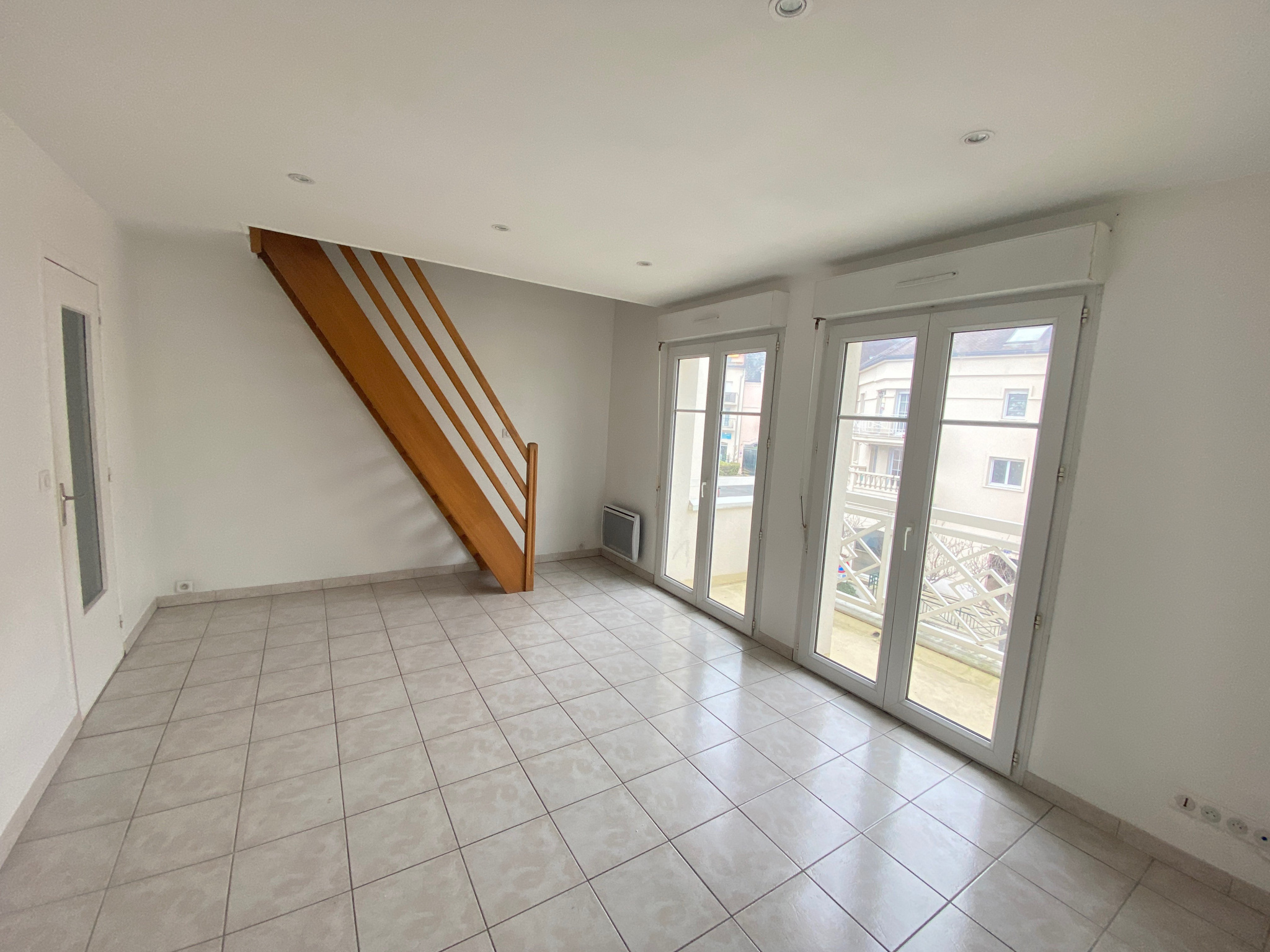 Appartement 2 pièces - 42m² - CLAYE SOUILLY