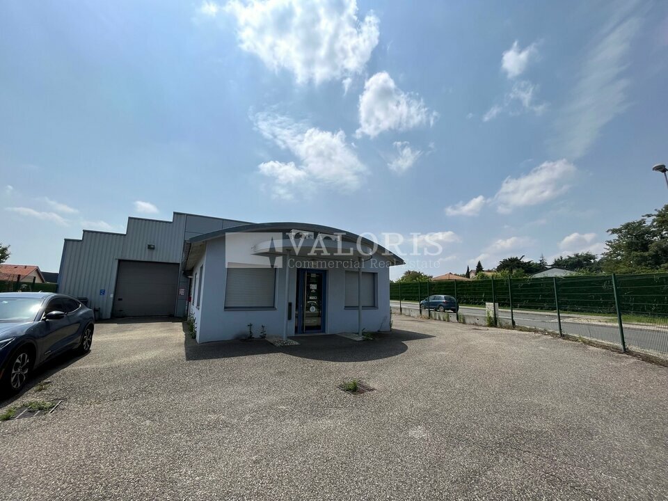 Local industriel  - 789m² - ST ANDRE DE CORCY