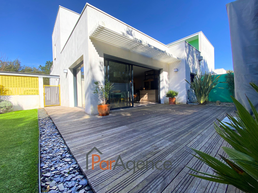 Maison 4 pièces - 105m² - ST PALAIS SUR MER