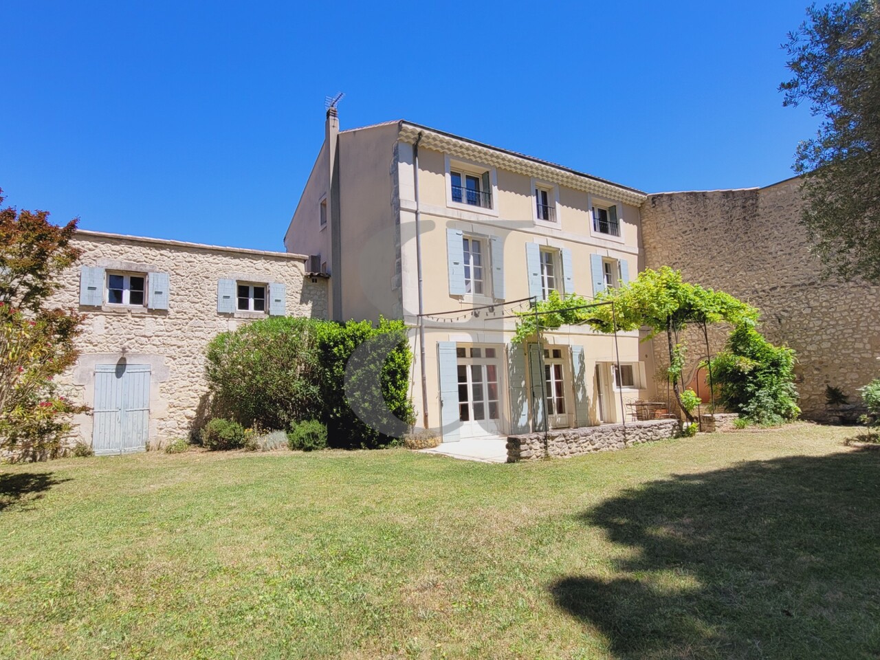 Maison 11 pièces - 283m² - GRIGNAN