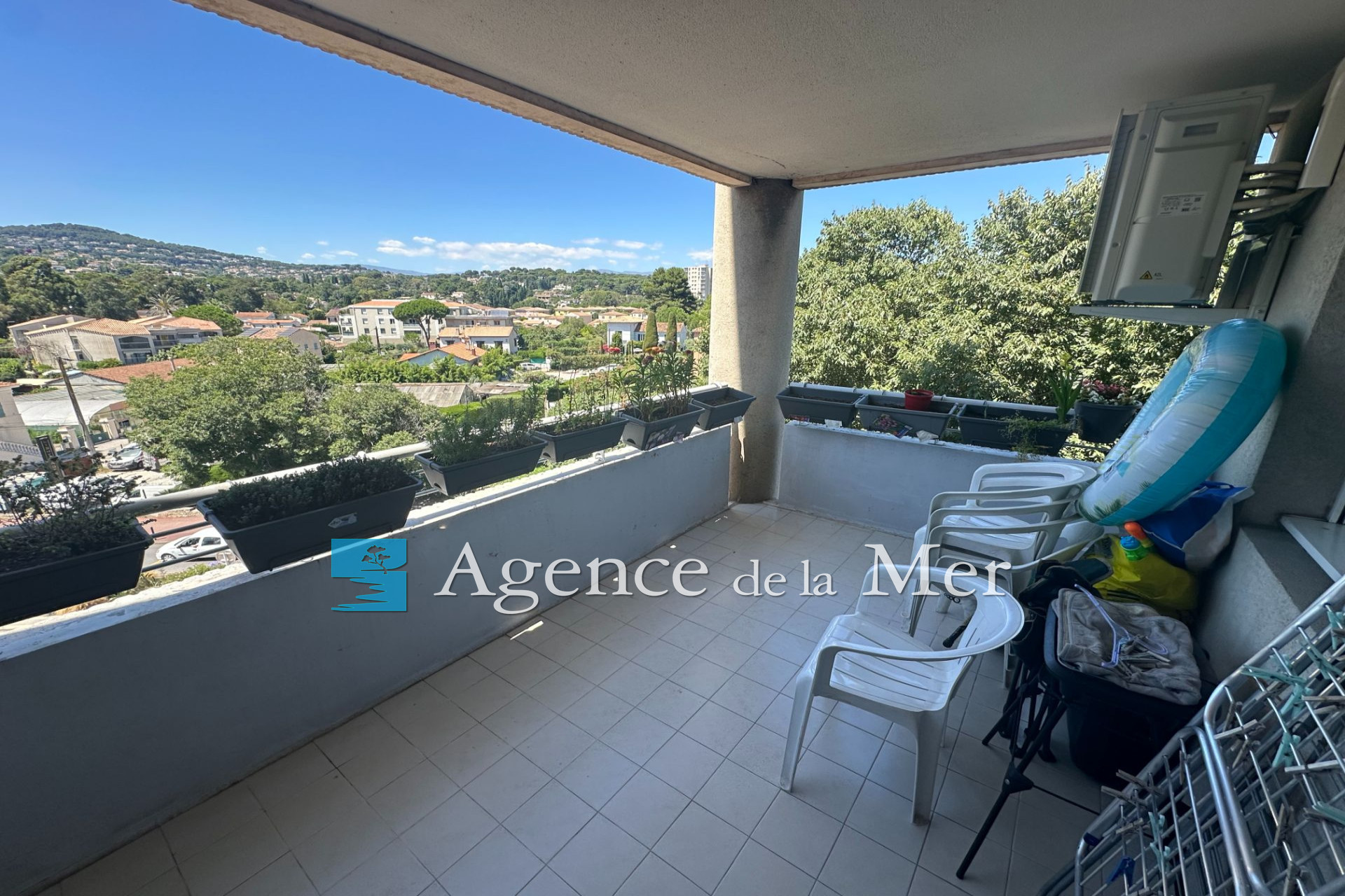 Appartement 3 pièces - 66m² - ANTIBES