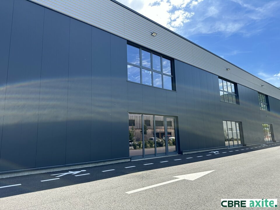 Local industriel  - 360m² - ST BALDOPH