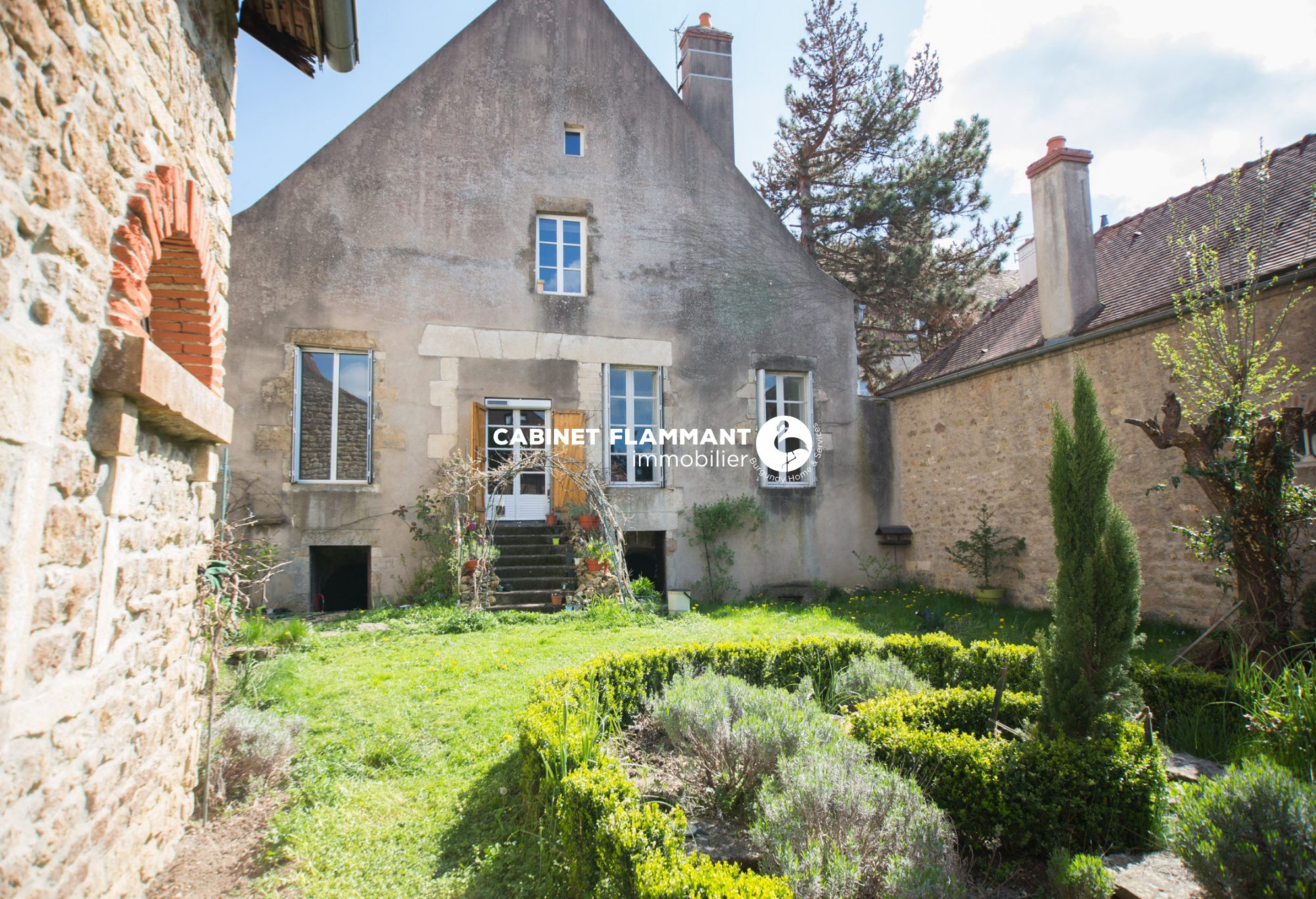 Maison 9 pièces - 310m² - SEMUR EN AUXOIS