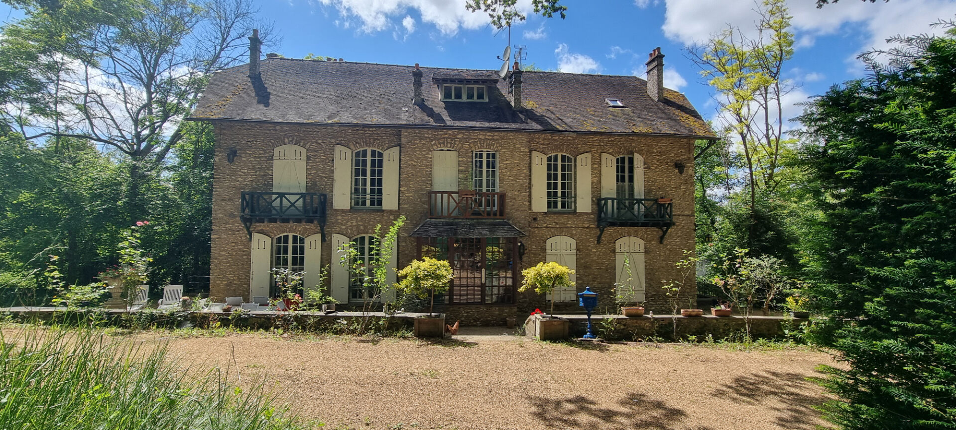 Maison 32 pièces - 675m²