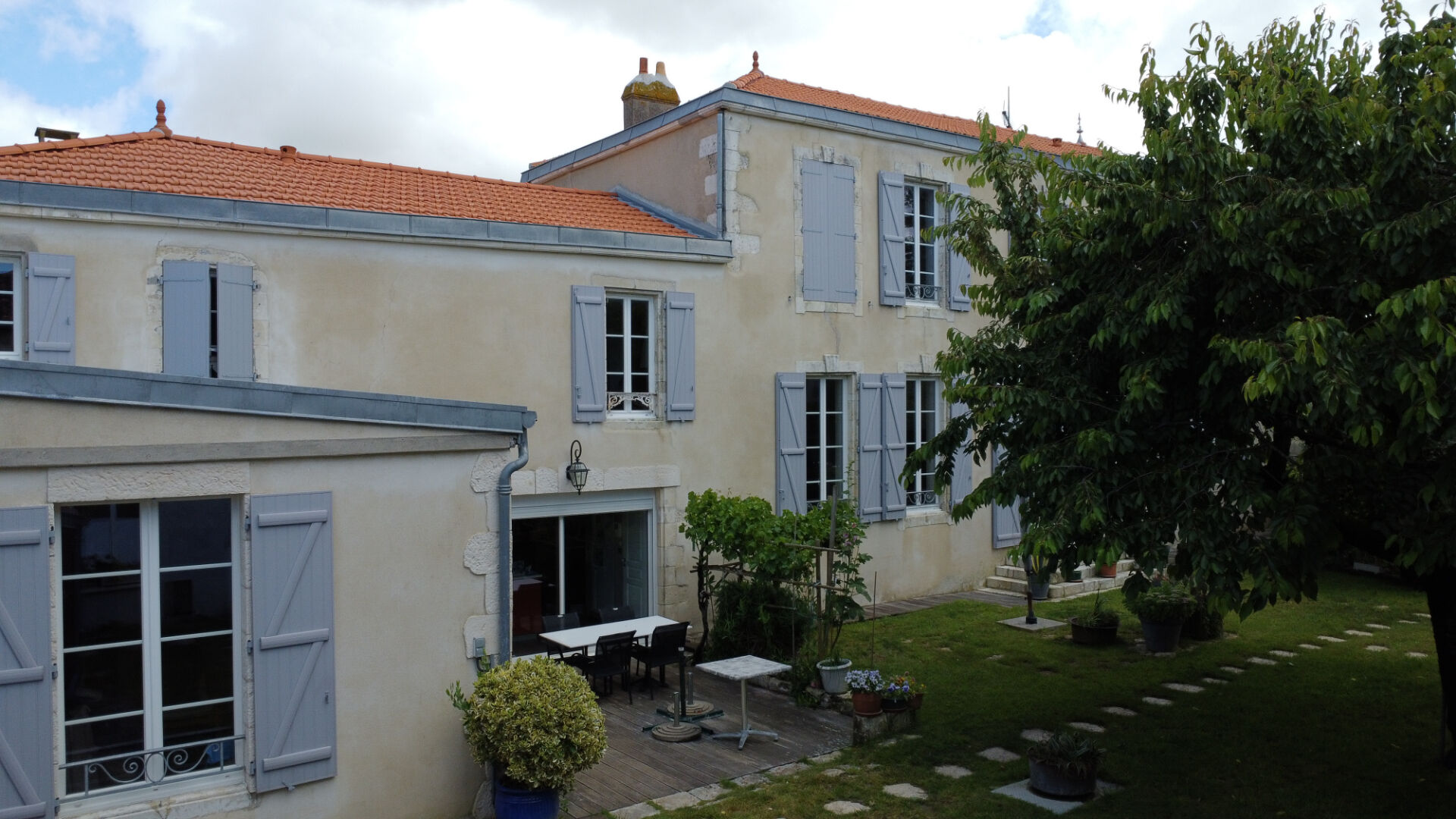 Maison 12 pièces - 450m² - BOURGNEUF