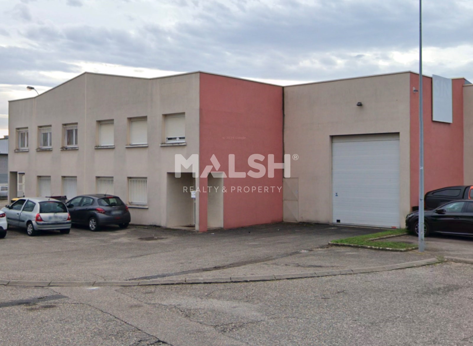 Local industriel  - 230m²