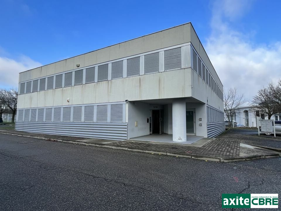 Local Professionnel  - 650m² - VAULX MILIEU