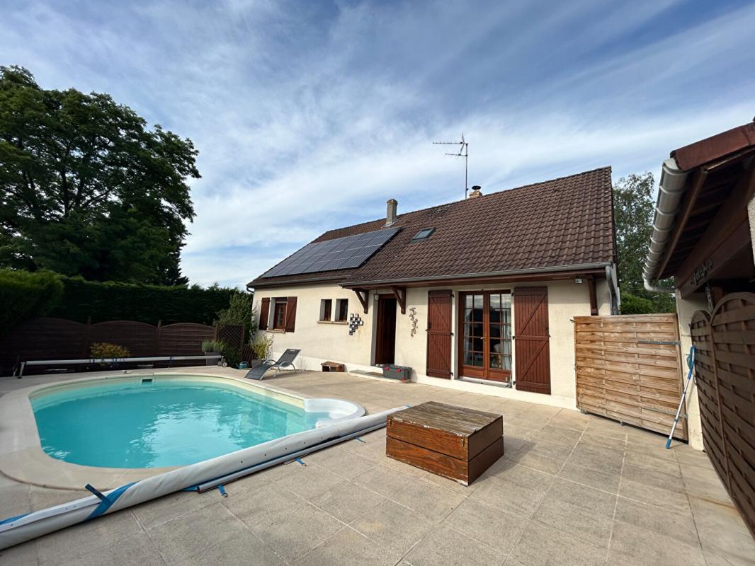 Maison 7 pièces - 142m² - VARENNES VAUZELLES