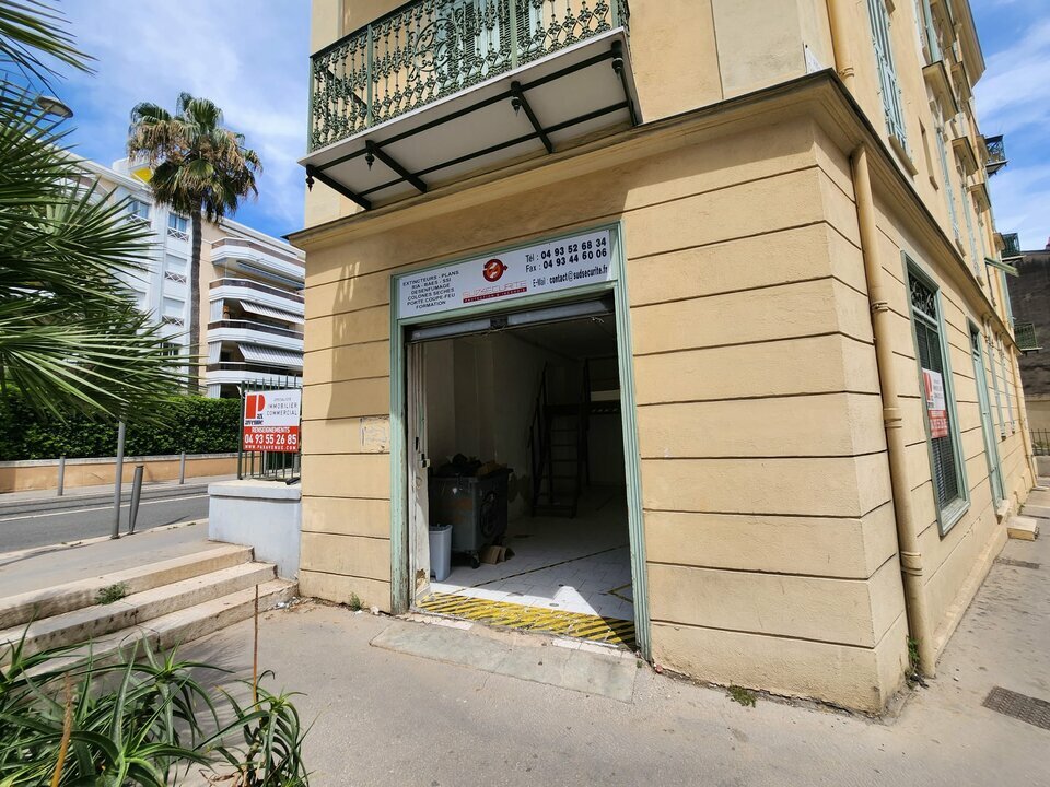 Local industriel  - 150m² - NICE