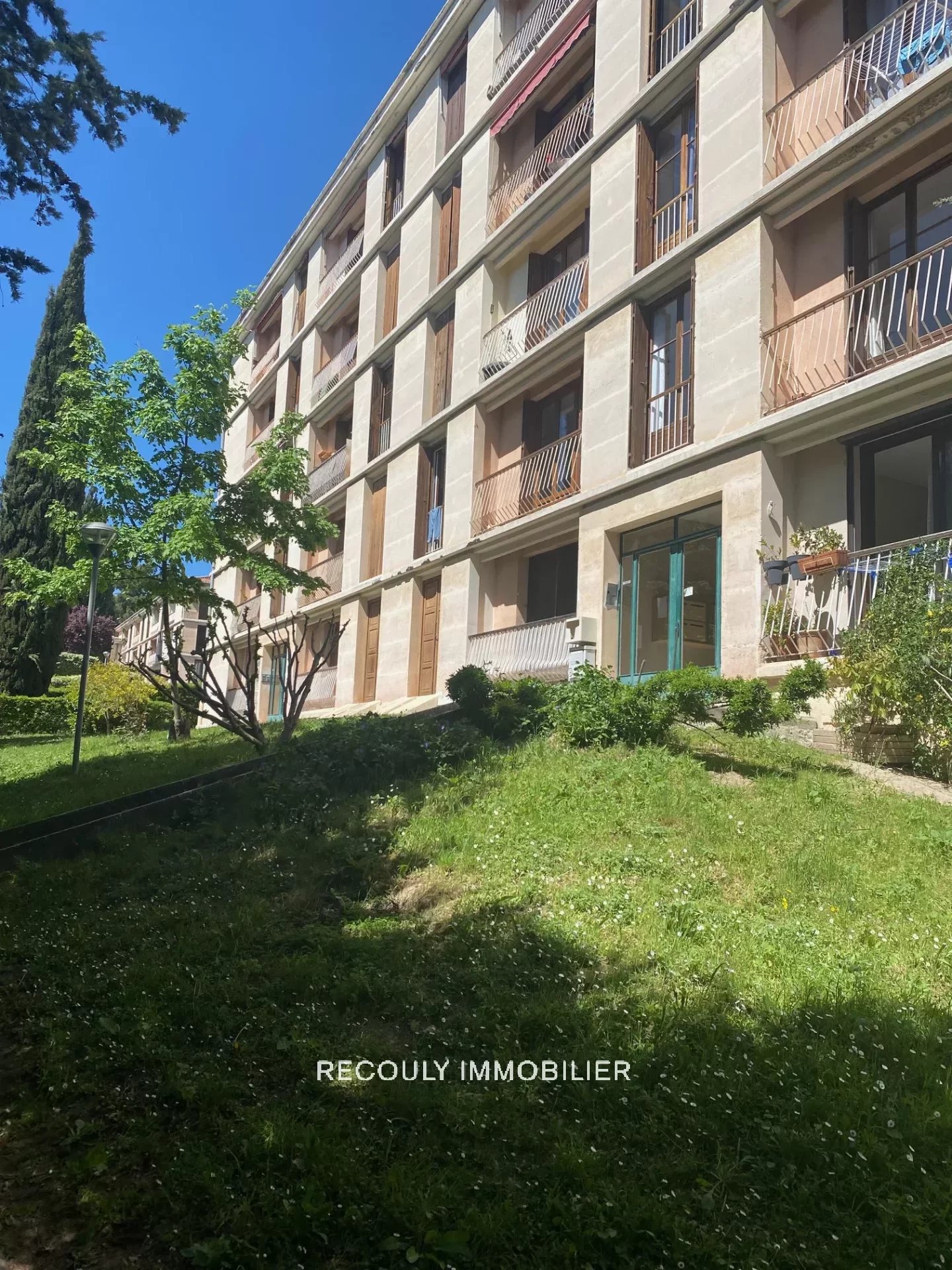 Appartement 3 pièces - 52m² - AIX EN PROVENCE